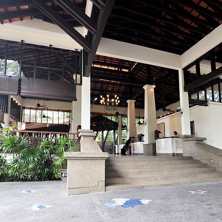 מלון Avillion פורט דיקסון מראה חיצוני תמונה The lobby of the hotel