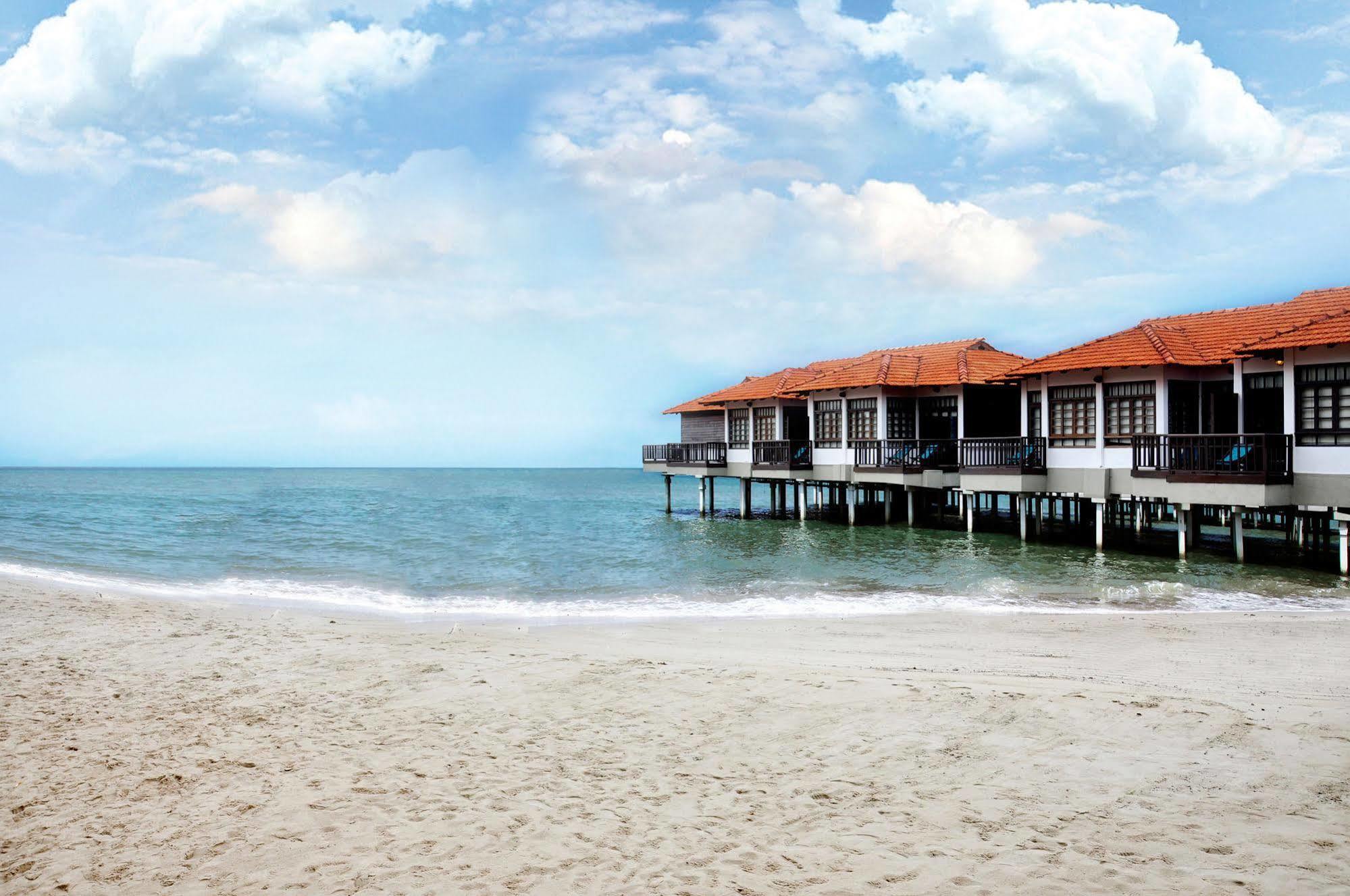 מלון Avillion פורט דיקסון מראה חיצוני תמונה The beach at the Berjaya Waterfront Hotel